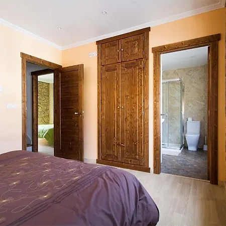 Casa De Pedra O Carballal Ferienhaus *